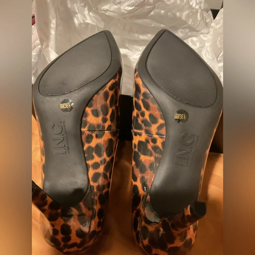 NWT INC Leopard Pumps 🐆 - Picture 8 of 9